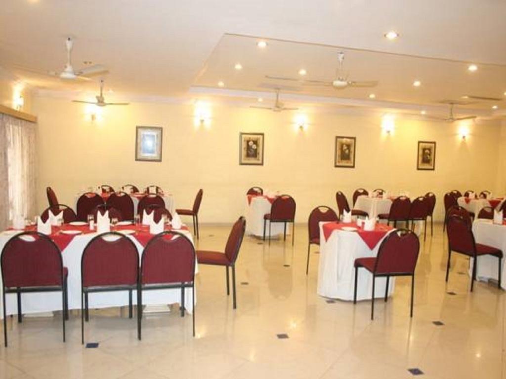 Hotel Palanpur Palace Mount Abu Room photo